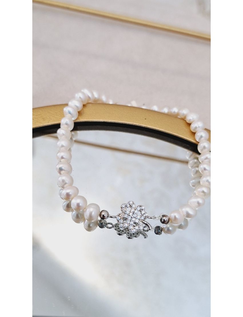 Pulseira Perolas e Prata Trevo prateado